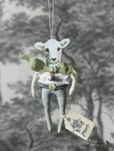 Laden Sie das Bild in den Galerie-Viewer, Spun Cotton Ornament Lamb with Bell