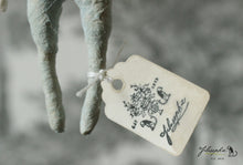 Laden Sie das Bild in den Galerie-Viewer, Spun Cotton Ornament Lamb with Bell