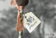 Laden Sie das Bild in den Galerie-Viewer, Spun Cotton Ornament Bunny Rattle Green with Bell