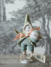 Laden Sie das Bild in den Galerie-Viewer, Standing Spring Elf with  Egg