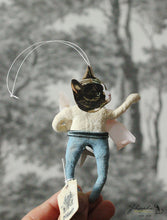 Laden Sie das Bild in den Galerie-Viewer, Spun Cotton Ornament Black Cat with Fish