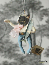 Laden Sie das Bild in den Galerie-Viewer, Spun Cotton Ornament Black Cat with Fish