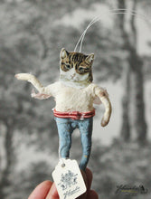 Laden Sie das Bild in den Galerie-Viewer, Spun Cotton Ornament Cat