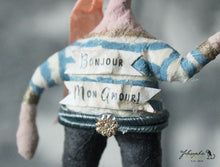 Laden Sie das Bild in den Galerie-Viewer, Spun Cotton Ornament Monsieur Flamingo Bonjour