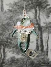 Laden Sie das Bild in den Galerie-Viewer, Spun Cotton Ornament Frog