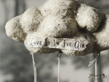 Laden Sie das Bild in den Galerie-Viewer, Spun Cotton Ornament Cloud &quot;Love&quot;