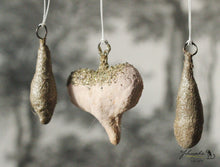 Laden Sie das Bild in den Galerie-Viewer, Spun Cotton Ornament Cloud &quot;Love&quot;
