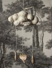 Laden Sie das Bild in den Galerie-Viewer, Spun Cotton Ornament Cloud &quot;Love&quot;