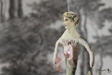 Laden Sie das Bild in den Galerie-Viewer, Spun Cotton Ornament Green Mermaid