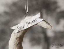 Laden Sie das Bild in den Galerie-Viewer, Spun Cotton Ornament Moon &quot;Dream&quot;