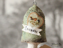 Laden Sie das Bild in den Galerie-Viewer, Spun Cotton Ornament Green Mushroom &quot;Lovebirds&quot;