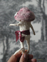 Laden Sie das Bild in den Galerie-Viewer, Spun Cotton Ornament Dark Pink Chubby Mushroom &quot;Love&quot;