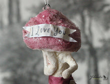 Laden Sie das Bild in den Galerie-Viewer, Spun Cotton Ornament Dark Pink Chubby Mushroom &quot;Love&quot;