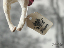 Laden Sie das Bild in den Galerie-Viewer, Spun Cotton Ornament Dark Pink Chubby Mushroom &quot;Love&quot;