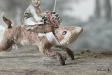 Laden Sie das Bild in den Galerie-Viewer, Spun Cotton Ornament  Jumping Hare with Baby