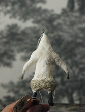 Laden Sie das Bild in den Galerie-Viewer, Spun Cotton Christmas Ornament White Santa