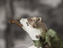 Laden Sie das Bild in den Galerie-Viewer, Spun Cotton Sitting Dog Terrier with Hunting Horn