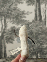 Laden Sie das Bild in den Galerie-Viewer, Spun Cotton Winter Ornament Snowman &quot;Cheers&quot;
