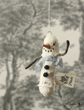 Laden Sie das Bild in den Galerie-Viewer, Spun Cotton Winter Ornament Snowman &quot;Cheers&quot;