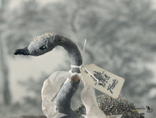 Laden Sie das Bild in den Galerie-Viewer, Grey Swan Spun Cotton Figurine