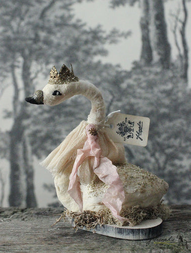 Swan Queen Spun Cotton Figurine White